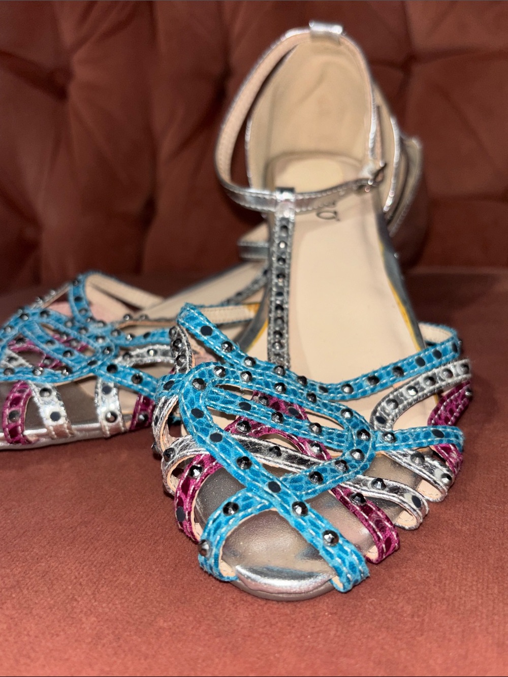 Vintage ashro multicolor studded strappy kitten heel metallic t strap shoe 7